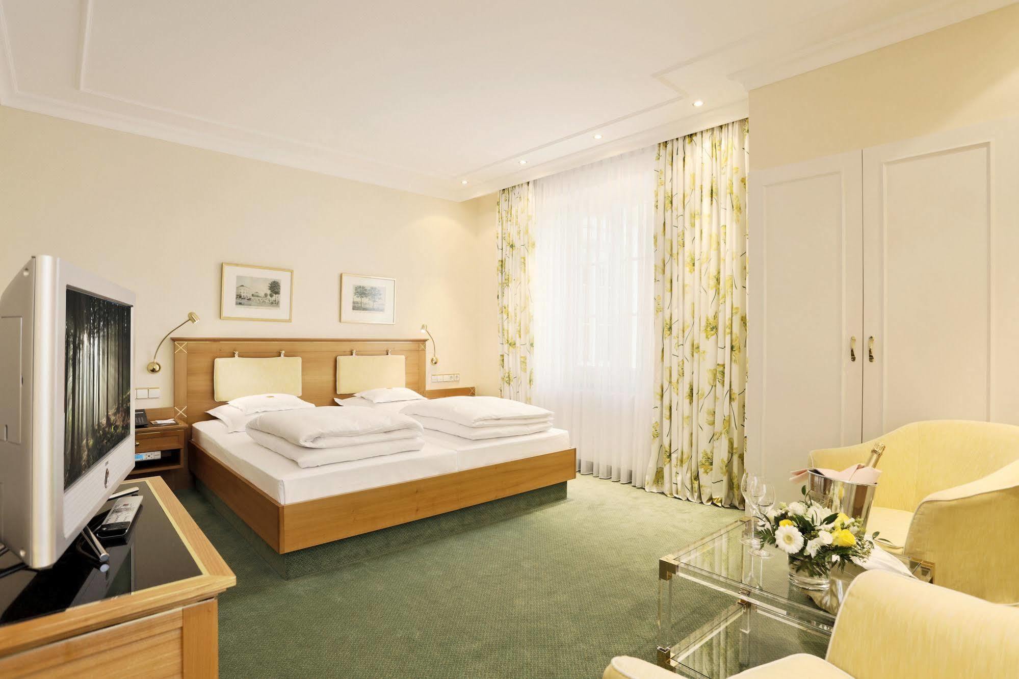 Hotel Reutemann-Seegarten ลินเดา ภายนอก รูปภาพ